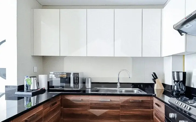 Sophisticated One Bedroom with full Marina View