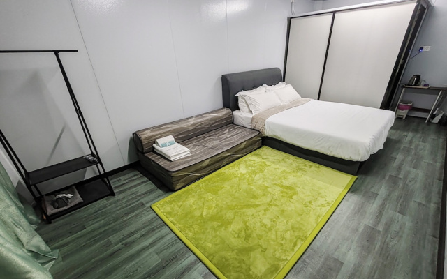 Galaxy Homestay (Muslim)