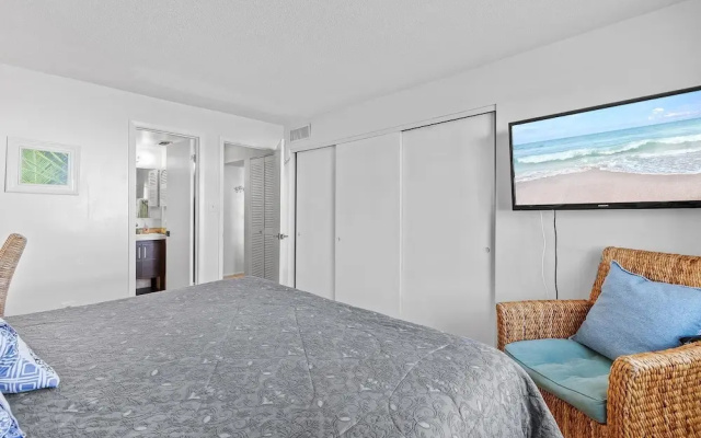 Colony Beach Club 121