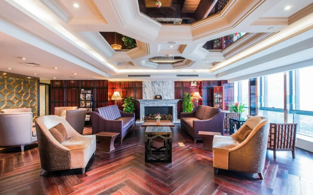 Paramount Gallery Hotel