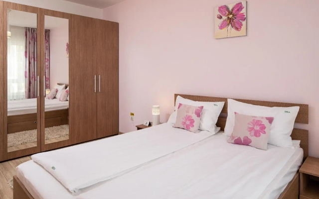 Brasov Holiday Apartments - Magenta