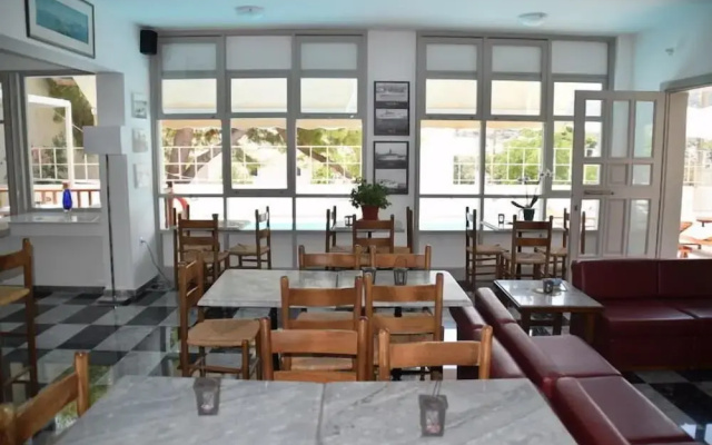 Erato Hotel
