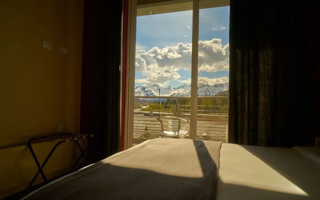 Tsaina Lodge