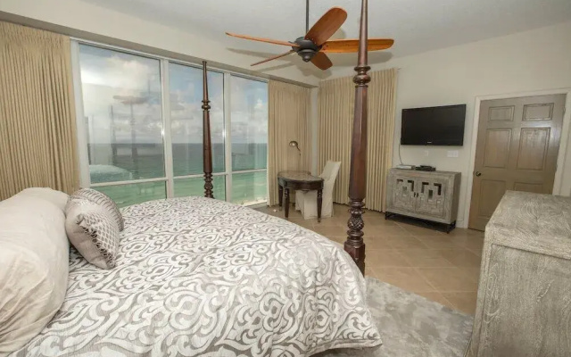 Oceania 906 3 Bedroom Condo by RedAwning