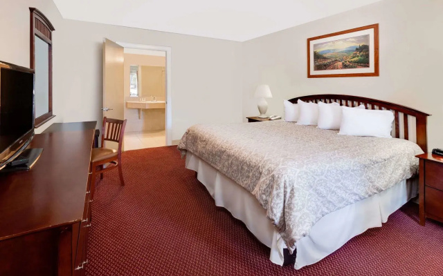 Super 8 by Wyndham Traverse City