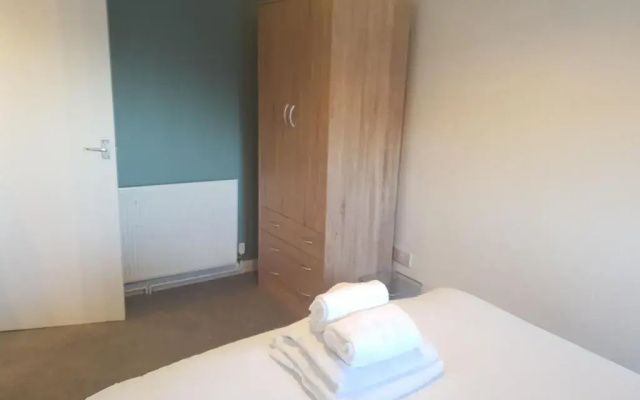 Topzy-Turvy - 1 Bedroom Apartment