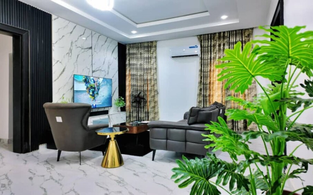 Dwellux Apartment