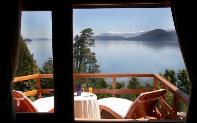 La Sirenuse Lake Suites