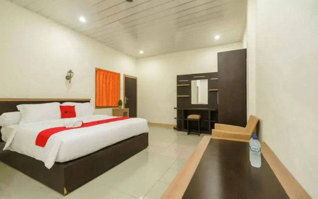 Formerly RedDoorz Plus @ Setiabudi Medan 4