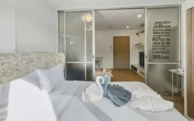 Dcondo Kathu - Top Floor 1 Bdr Condo With Shared Pool