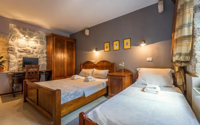 Forza Lux Guest House