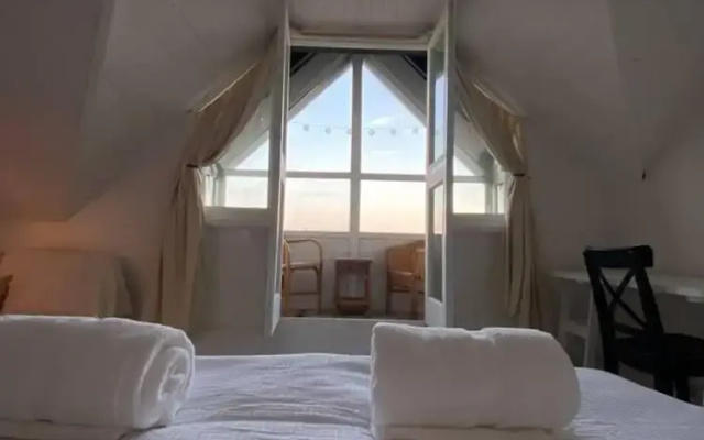 Edwardian Villa by the Sea,coastal Walks,king Beds