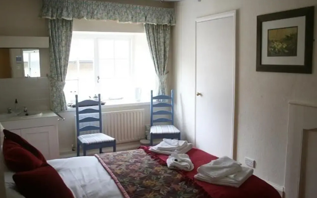 The Ilchester Arms Hotel