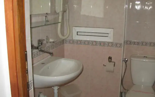 Tomcho Guest House