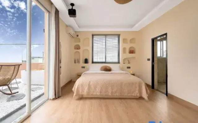 Salut Café Homestay