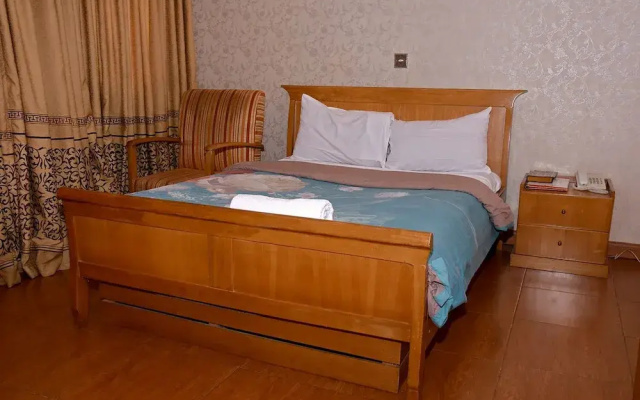 LaMaison Hotel