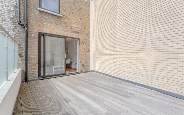 Отель Shoreditch 2 Bedroom House With Large Terrace вид на фасад