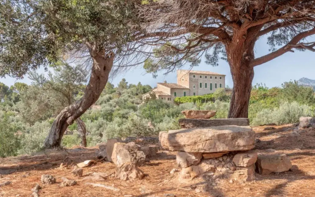 Deià semi-detached sunny country house, near GR221