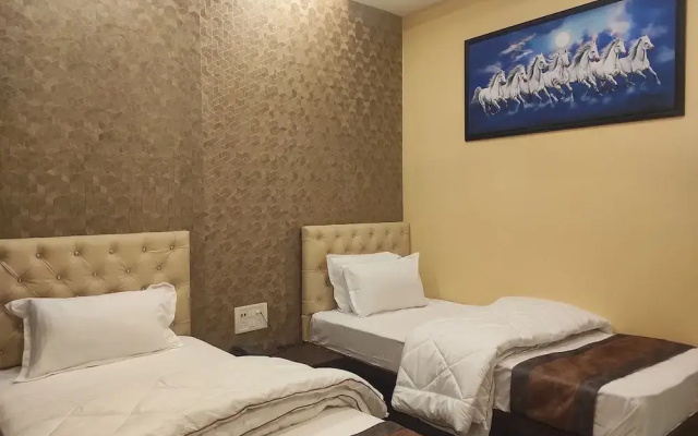 Hotel Friends Palace