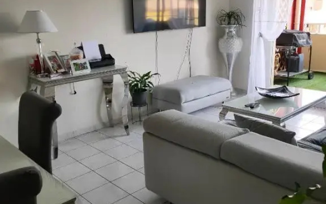 Le Calme Avec Terrasse Et Fibre Deux Chambres