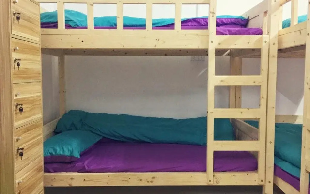 Long Island Hostel