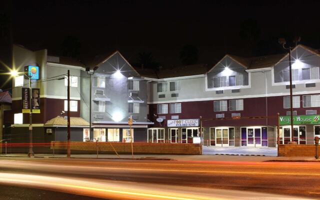 Отель Comfort Inn Los Angeles Лос-Анджелес вид на фасад