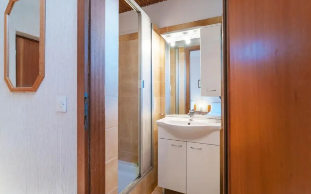 Awesome Apartment in Splitska With 2 Bedrooms and Wifi