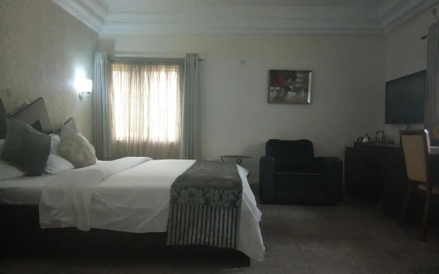 Parischoice Hotels & Resort