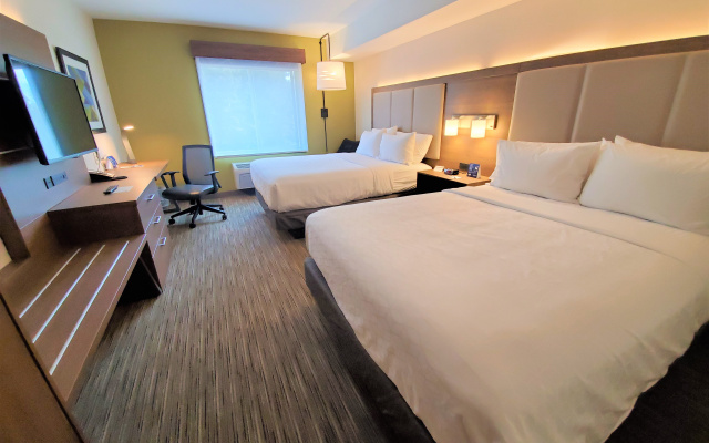 Holiday Inn Express & Suites Seattle North - Lynnwood by IHG