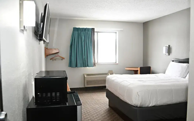 Hibbing Inn and Suites