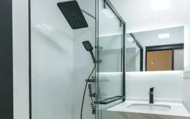 Goaiiting· gaoting service apartment (Zhuhai Gongbei Port Fuhuali Branch)