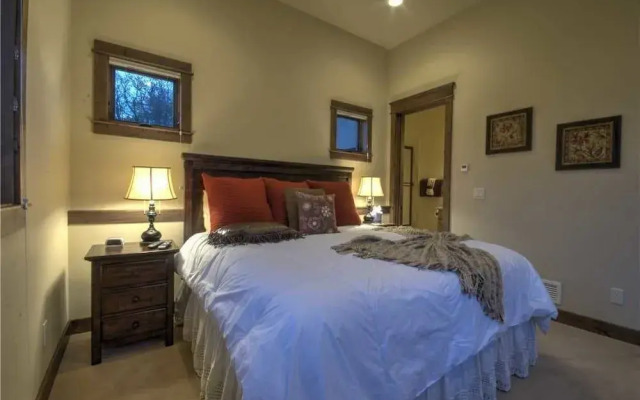 Overlook Chalet