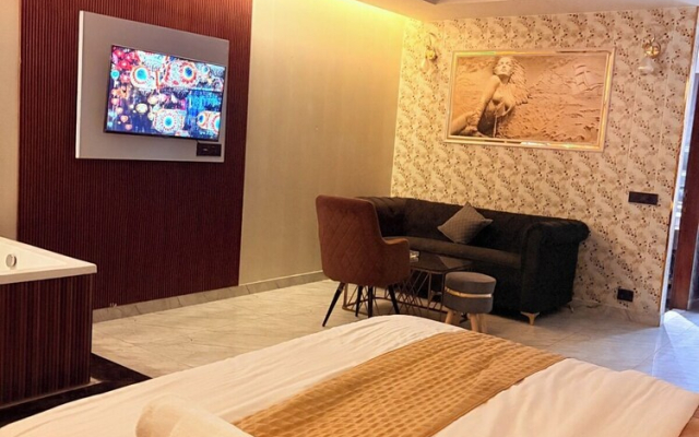 Namaste B&B With Jacuzzi I Noida