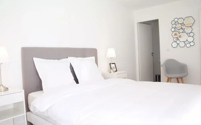 Republique 102 Apartment