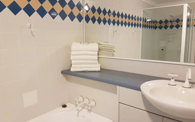 Newcastle Terraces & Apartments - Sandbar Townhouse