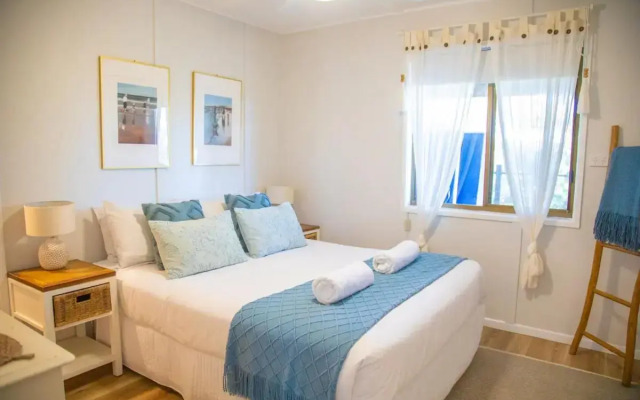 Yarabin - Luxury 6 Bedroom Home With Ocean Views