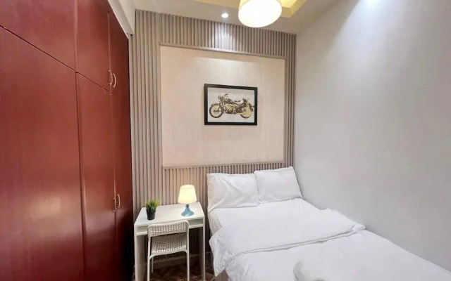 Contemporary Partition Room in Tecom