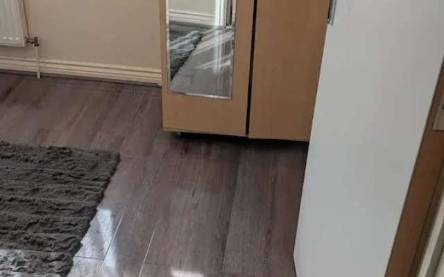 Spacious- 3 Bedroom House for 6 Adults