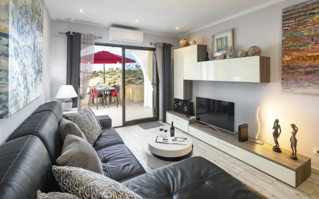 Apartment in Carvoeiro With Terrace