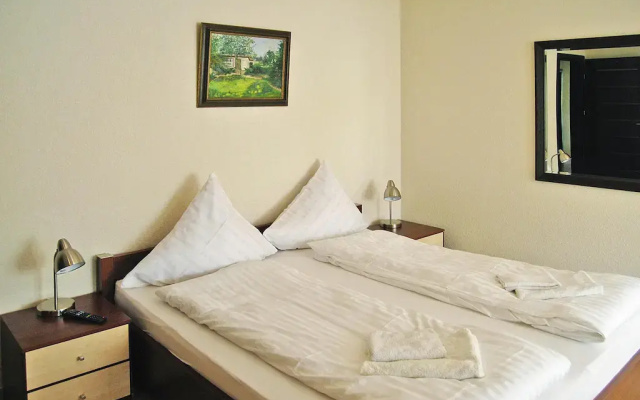 Terraced house with swimming pool and sauna, Sieciemin