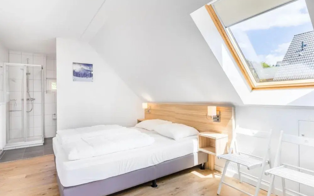 Spacious, Modern Apartment Near the Centre