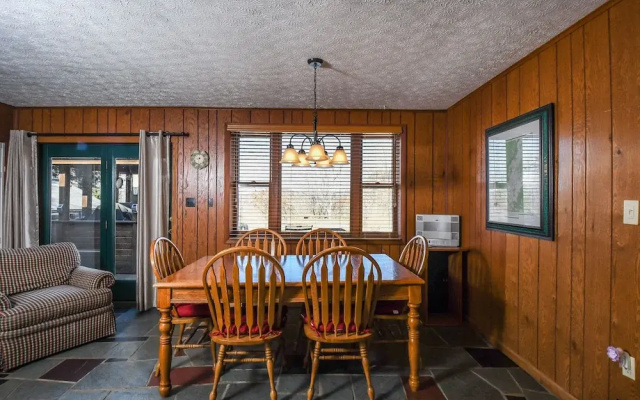 Shamrock Lodge