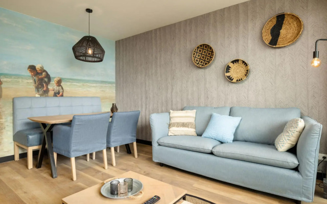 Bright Apartment Near Sea