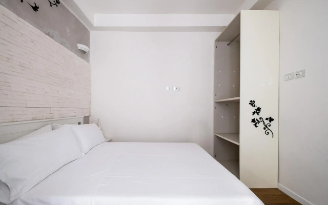 XVI Charm Apartment by Wonderful Italy