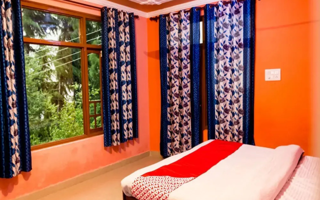 OYO 13881 Home Majestic Hill View 1BHK Naddi
