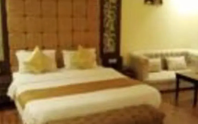 Grand Plaza Hotel Suites