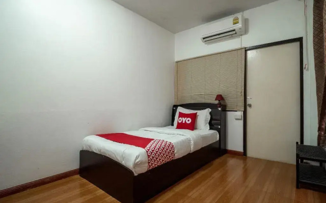 OYO 836 PK Residence