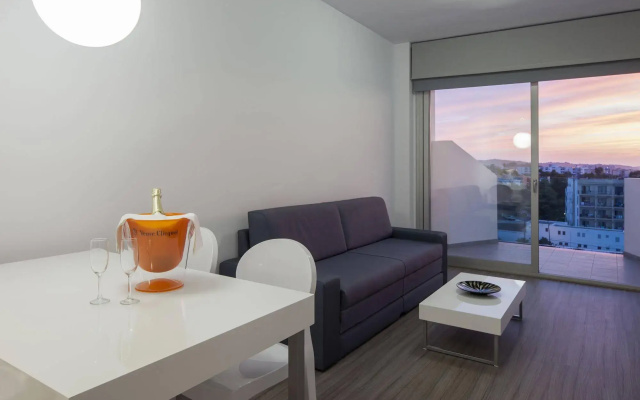 Отель AxelBeach Ibiza Spa & Beach Club - Adults Only Hotel