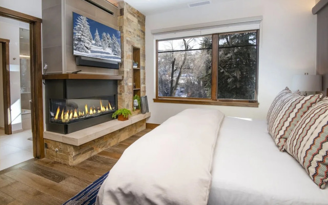13 Waterfront Way 4 Bedroom Home