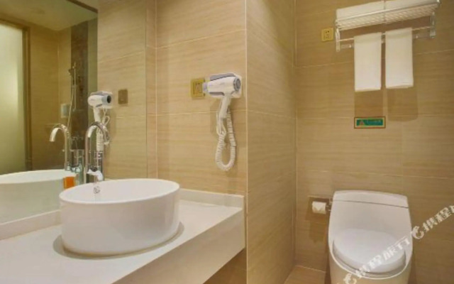 Vienna 3 Best Hotel (Ziyang High-Speed North Station Baotai Subway Station)